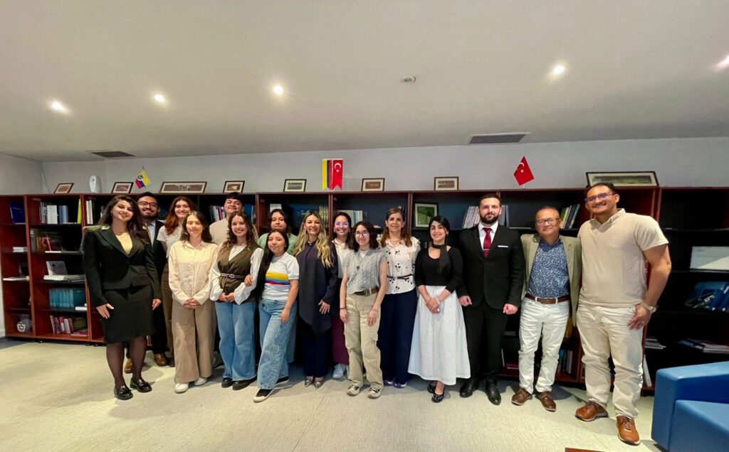 estudiar en Turquía colombianos: Estudiantes colombianos en Turquía: encuentro con la Embajada en Ankara y apoyo psicológico